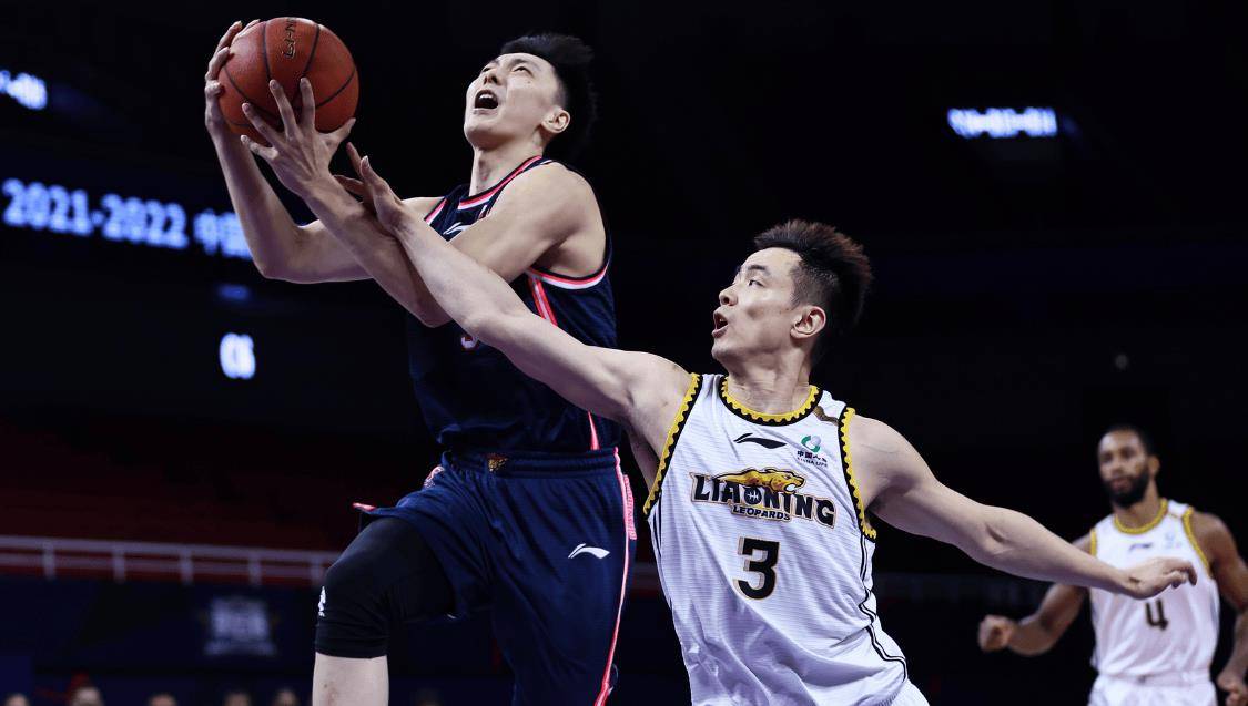射箭选手李燕迪以出色表现晋级半决赛