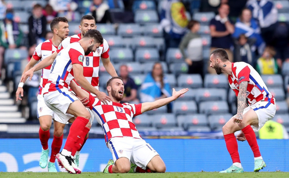 关于德国客场逆转克罗地亚，晋级前景一片光明的信息