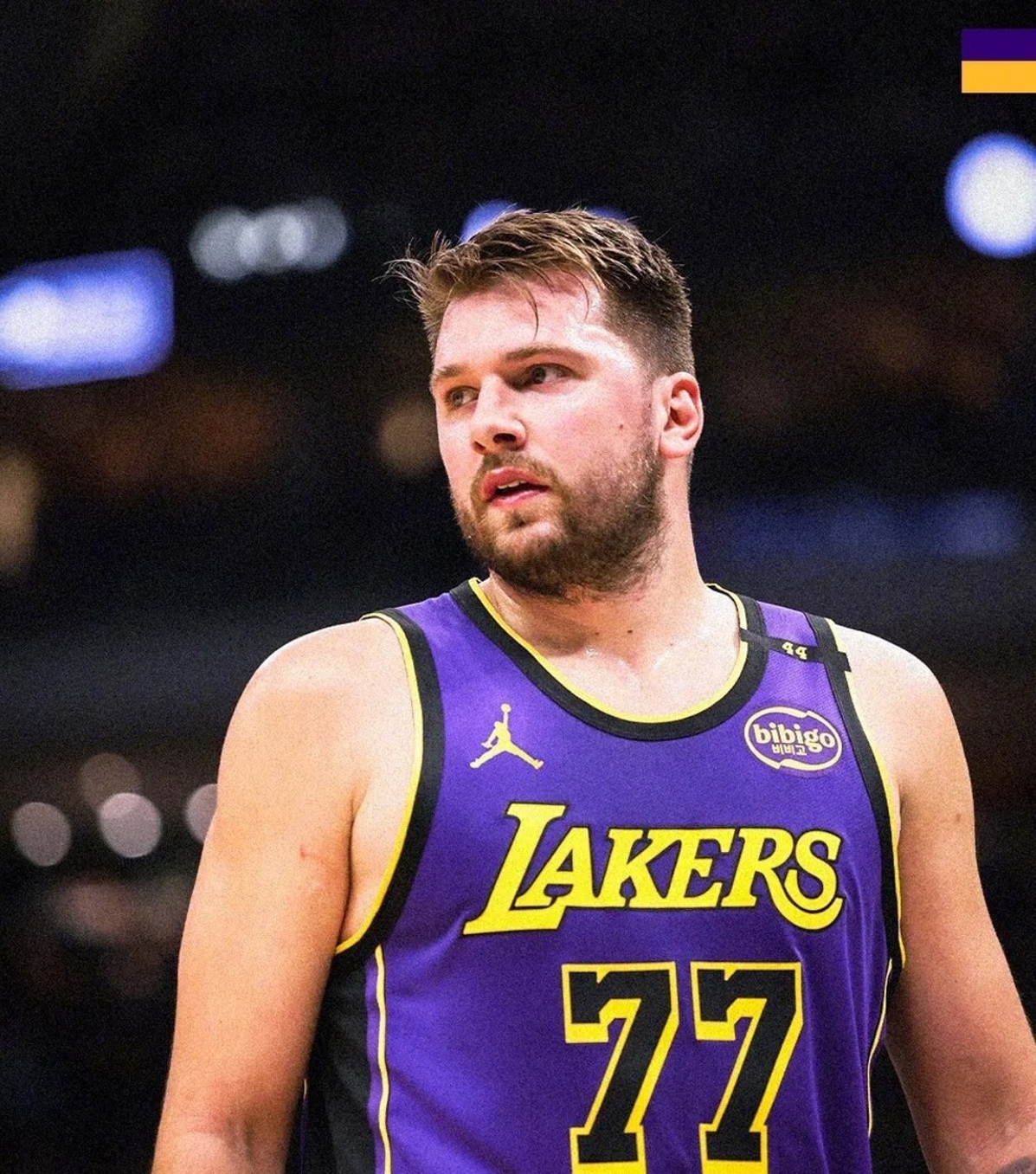 太阳逆转湖人,爆冷拿下季后赛首胜 太阳逆转湖人,爆冷拿下季后赛首胜