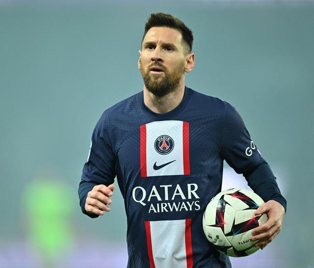 梅西签约巴黎圣日耳曼，结束20年巴萨生涯