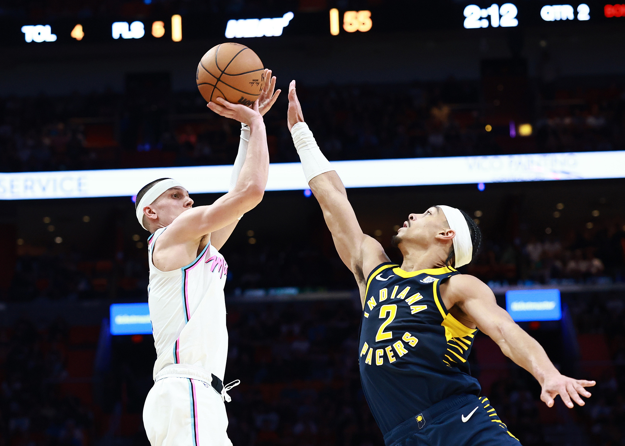 豪华组合发威，篮网击败步行者